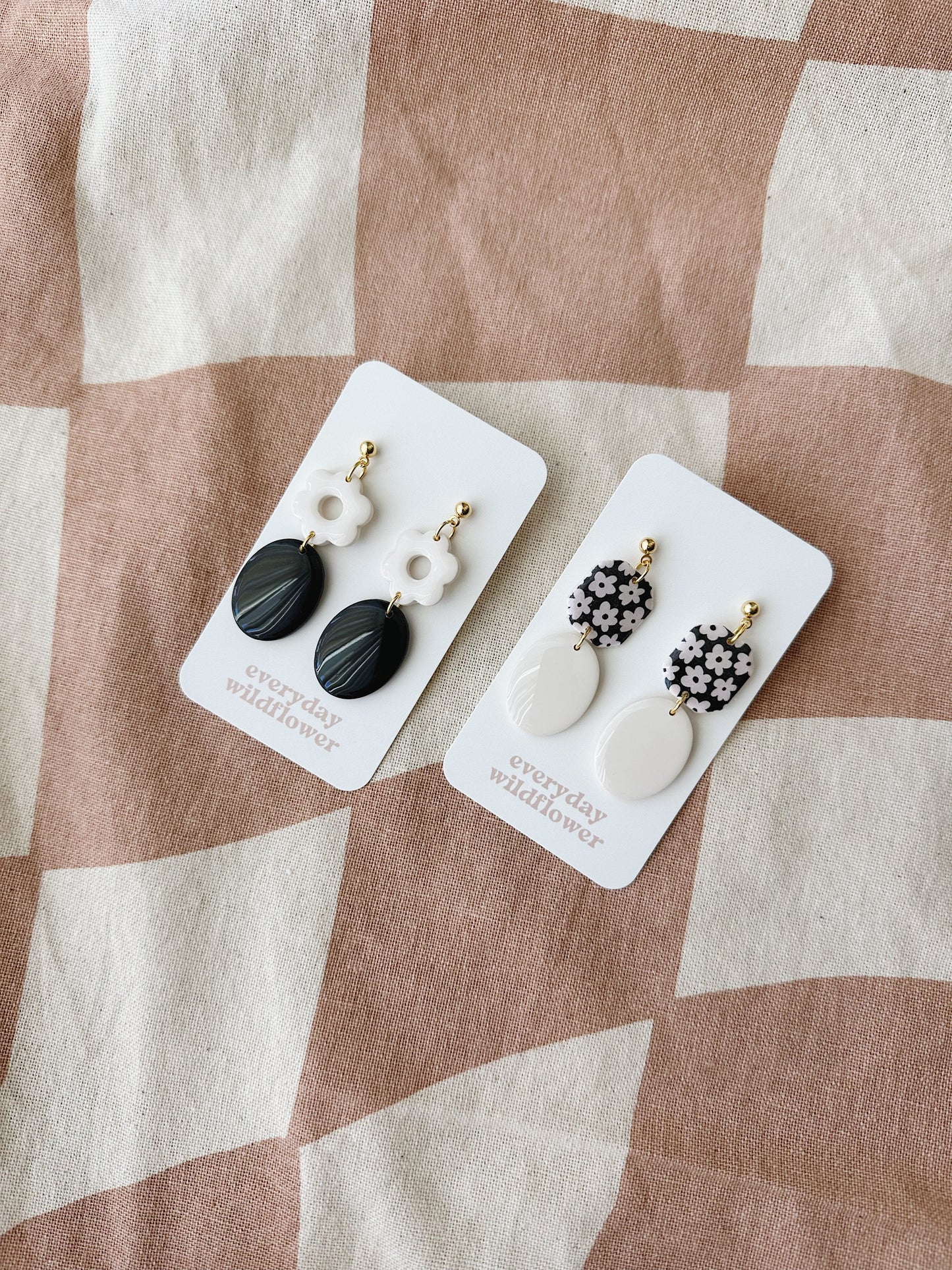 Black/Cream Flower Savannah Earrings