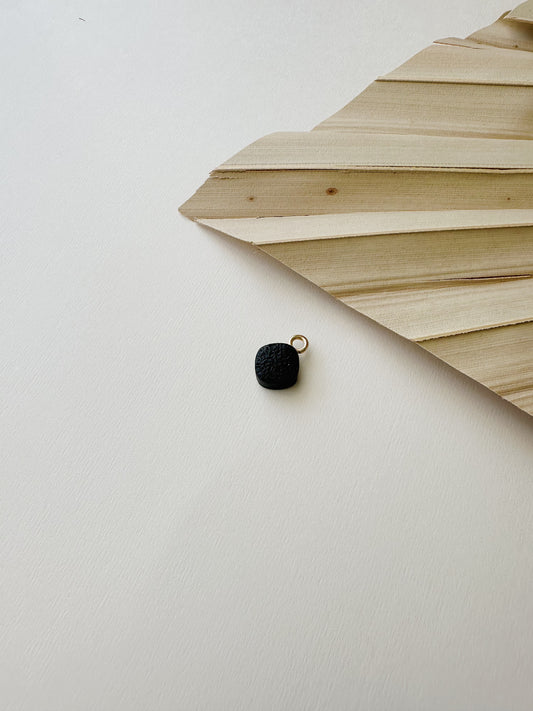 Organic Black Charm
