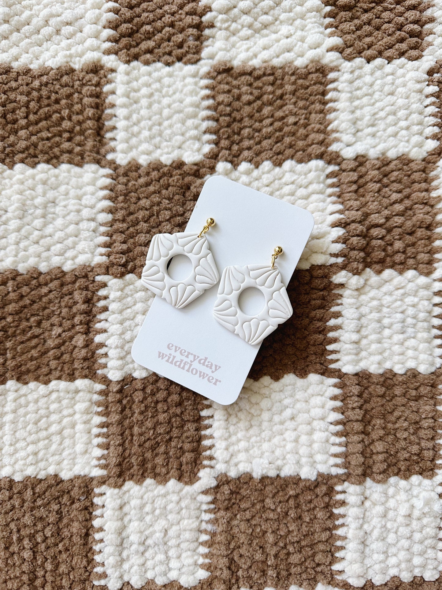 Nova Earrings - Cream