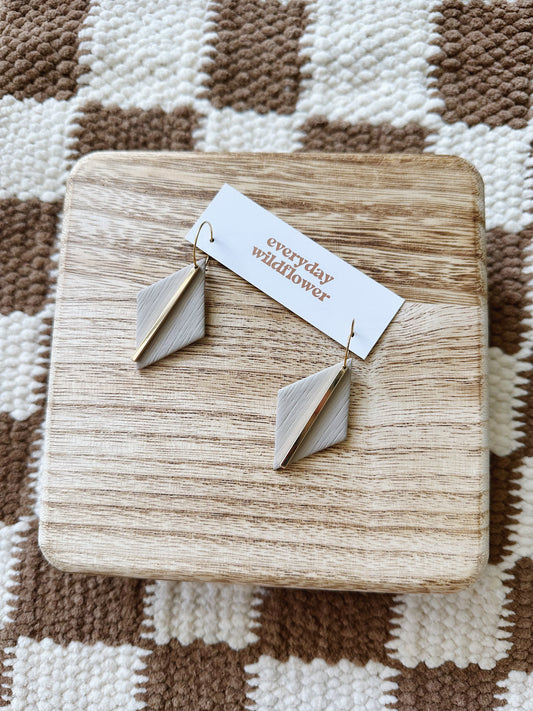 Faye Earrings - Taupe